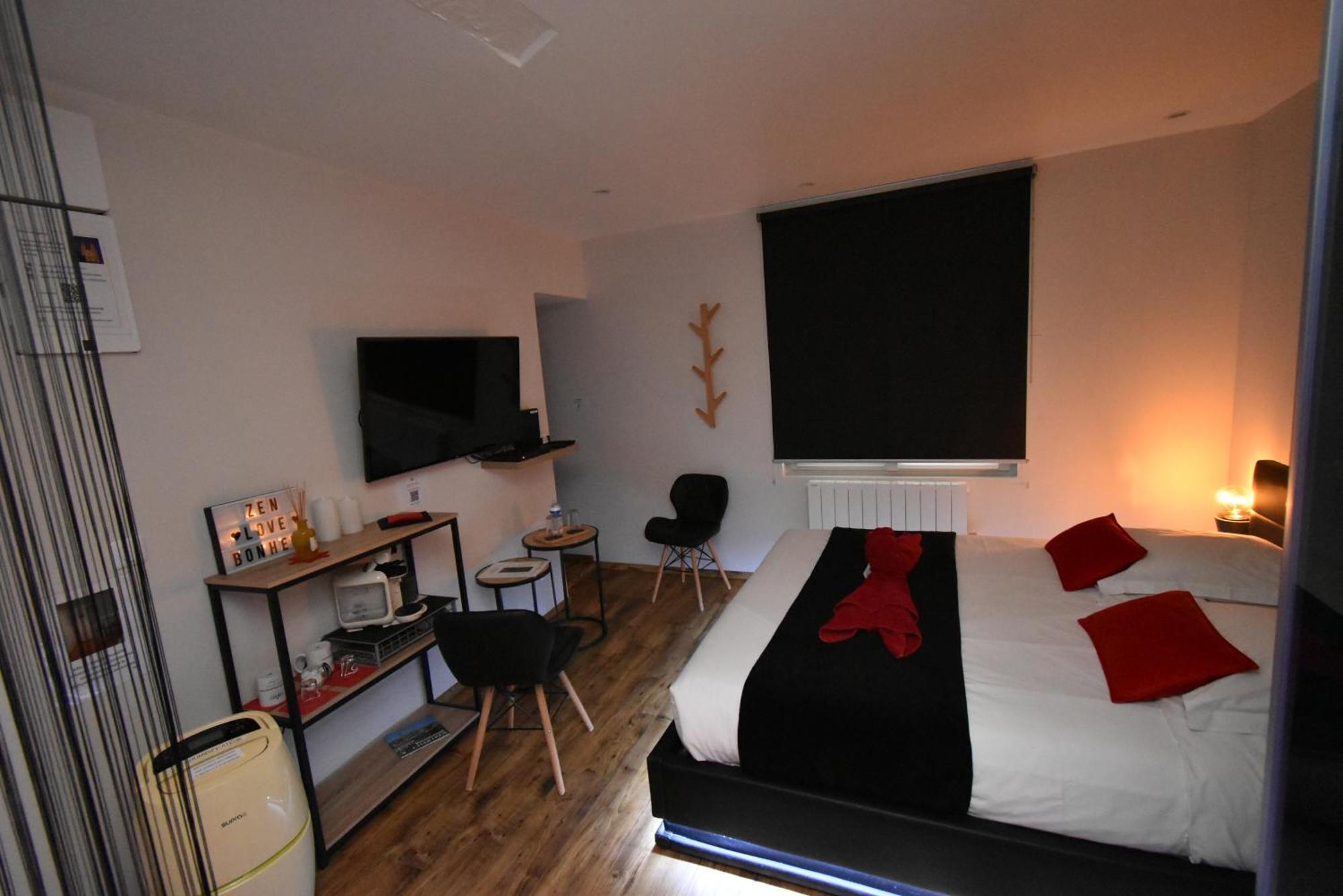 Spa Privatif Love Room, Le Hammam Et Bulles, Chez Nuits Chartraines Chartres Exterior photo